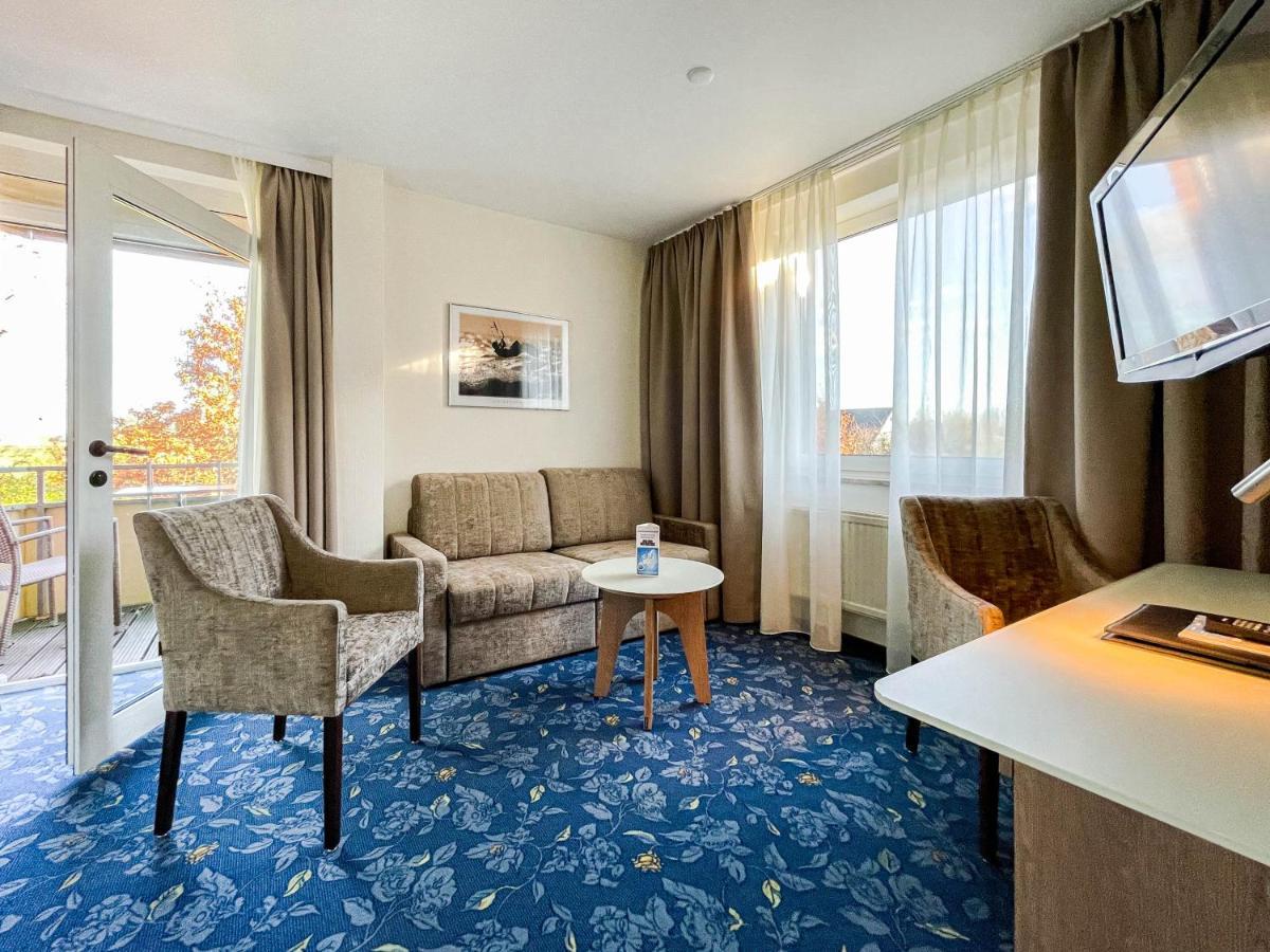 Hotel-Restaurant Vier Linden Щаде Екстериор снимка