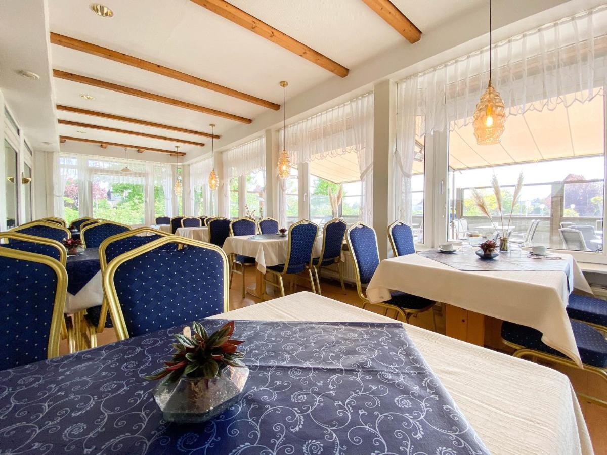 Hotel-Restaurant Vier Linden Щаде Екстериор снимка