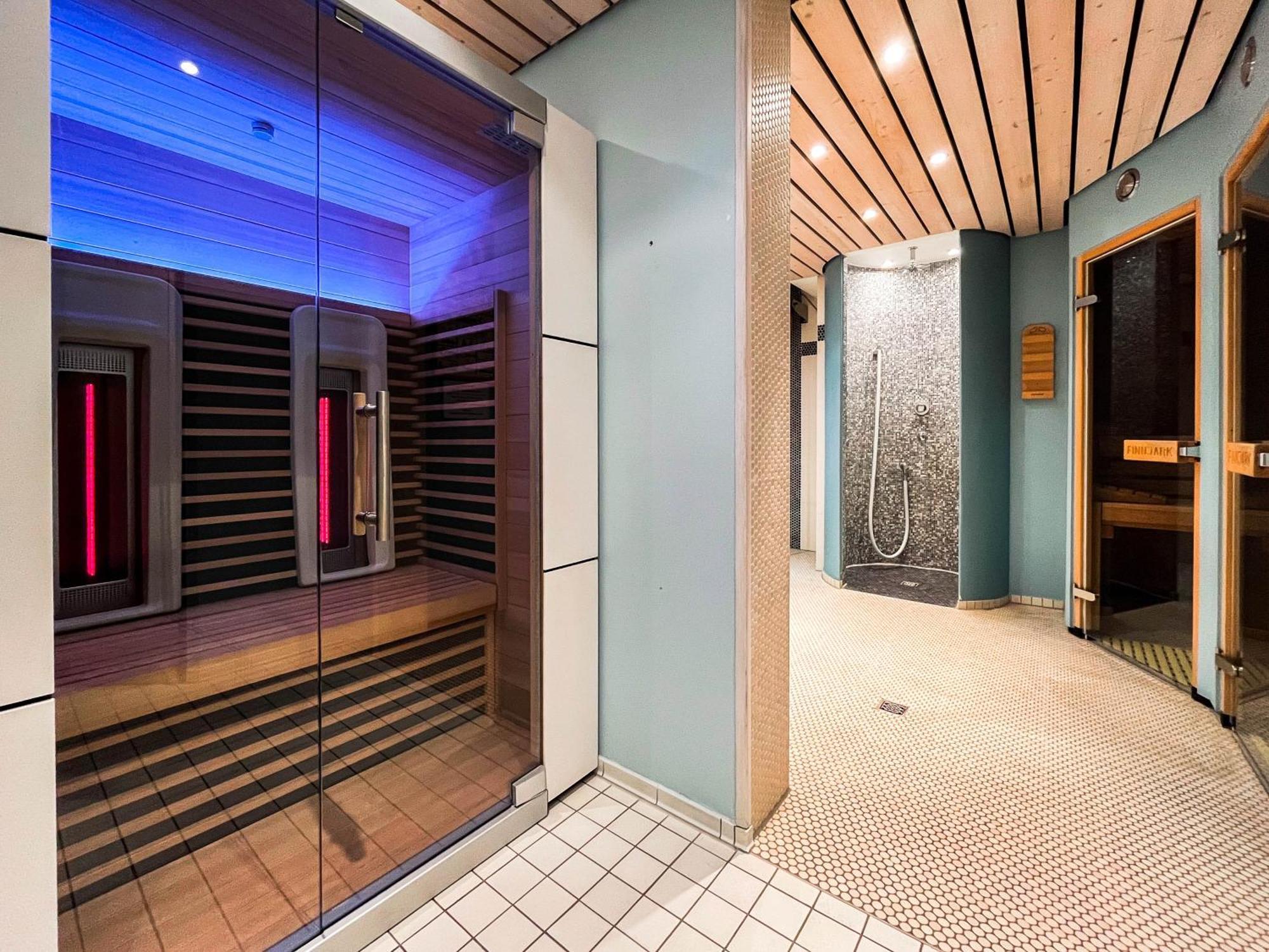 Hotel-Restaurant Vier Linden Щаде Екстериор снимка