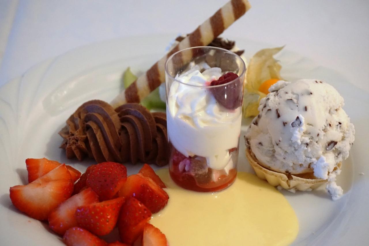 Hotel-Restaurant Vier Linden Щаде Екстериор снимка